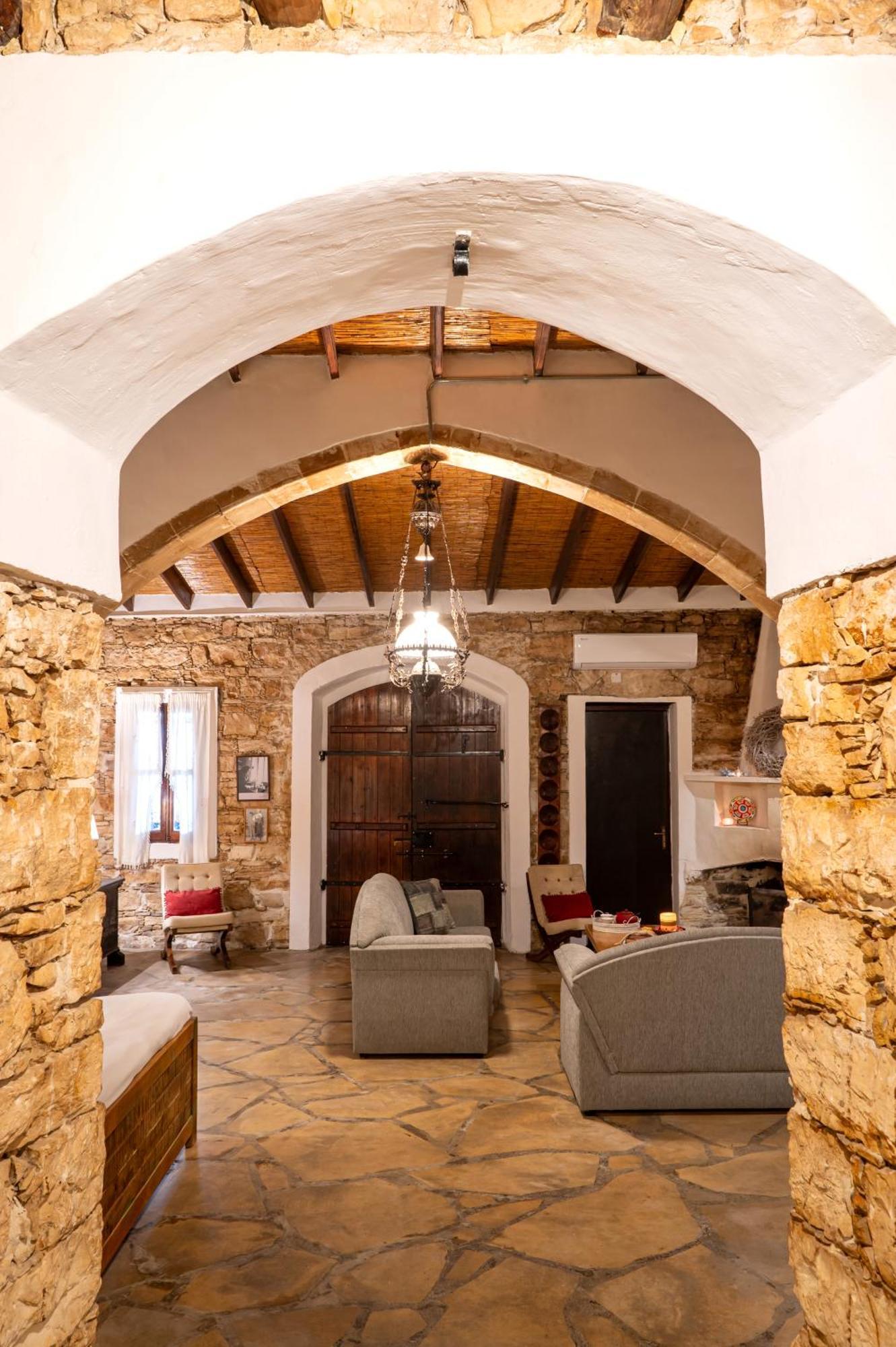 Oinoessa Traditional Boutique Country house
