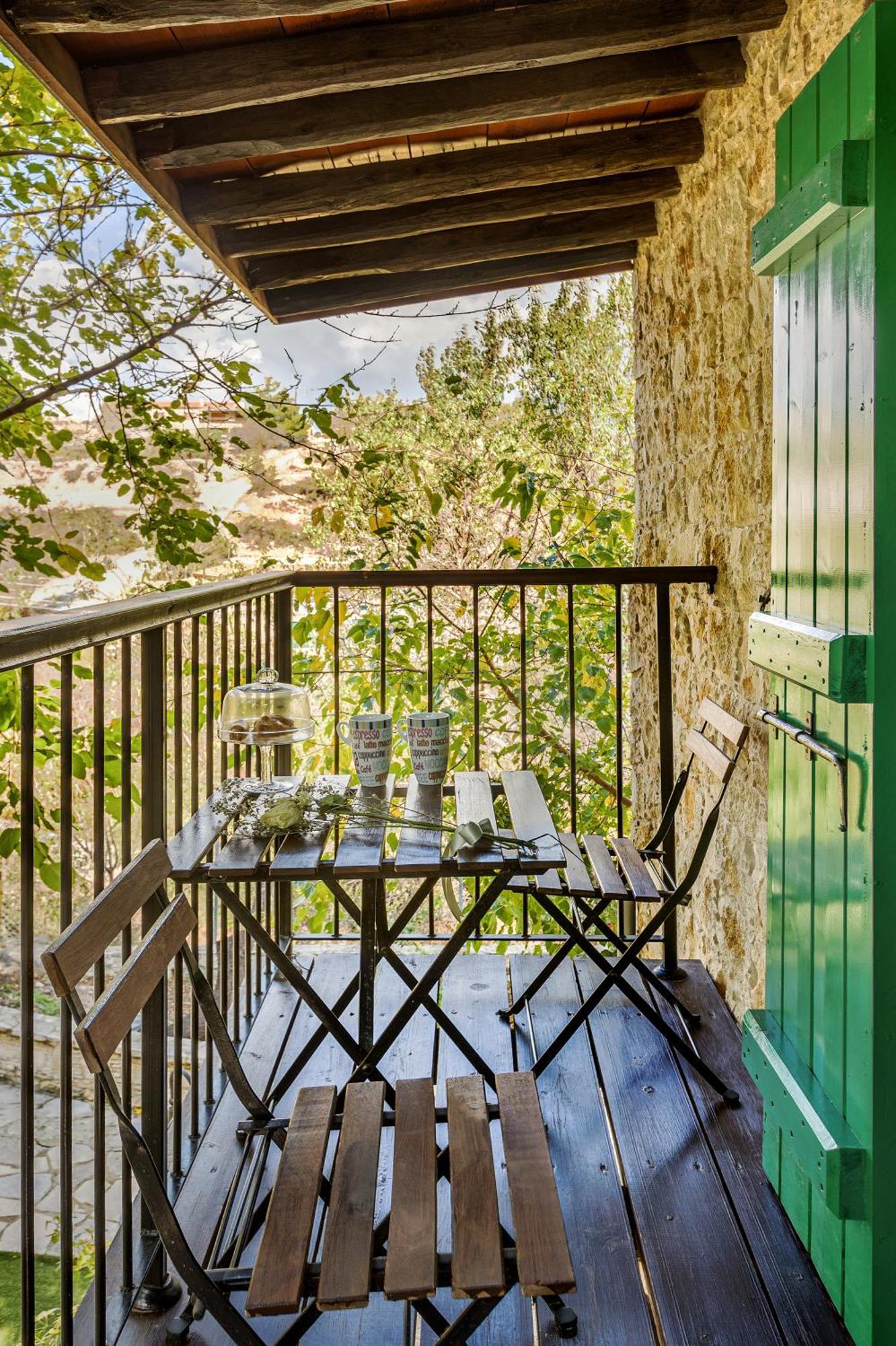 Oinoessa Traditional Boutique