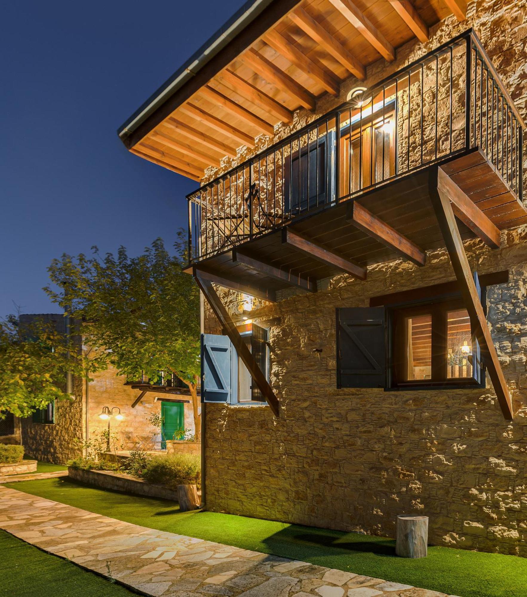Oinoessa Traditional Boutique