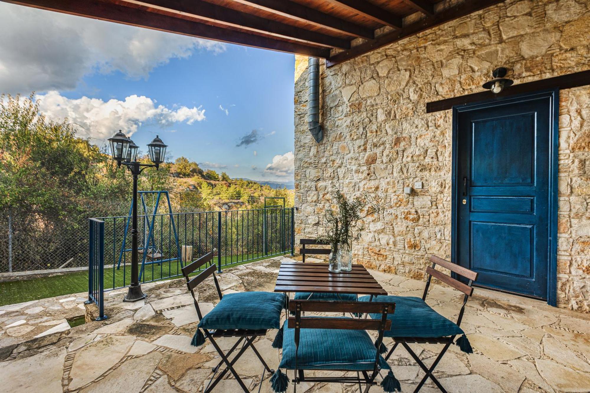 Country house Oinoessa Traditional Boutique Lofou